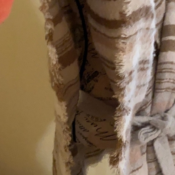 RARE Lucky Brand Cozy Boucle’ Lambswool Belted Poncho - Picture 6 of 8